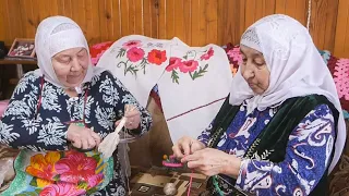 Life in a Tatar village. Preparation of the national dish. Russia