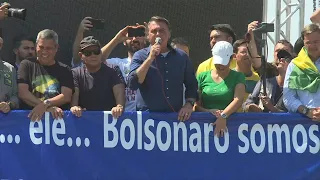 Bolsonaro ataca ministros do STF durante discurso em Brasília | AFP