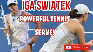 IGA SWIATEK’S POWERFUL TENNIS SERVE!