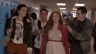 Teen Wolf 2x05 Issac and Erica are look for Lydia. Allison Stiles Lydia and Jackson leaves school.