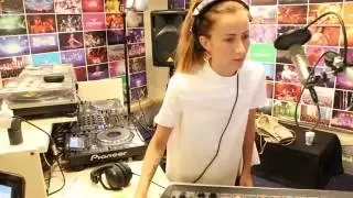 Lady Waks In Da Mix #391 (10-08-2016)