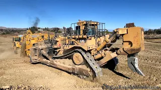 CAT D11T Reverse ripping and push loading 657E 's