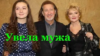 Актриса Марина Есипенко  призналась что своего супруга Олега Митяева она увела из другой семьи