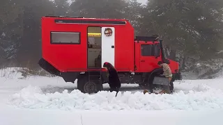 CARAVAN BREAKED DOWN AT SNOW CAMP