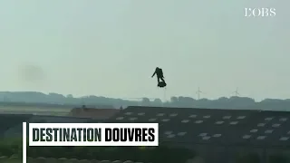 Franky Zapata : le décollage de son Flyboard depuis Sangatte destination Douvres