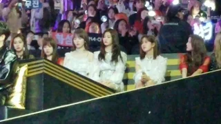 [181214] IZ*ONE(아이즈원) REACTS to WANNA ONE(워너원) @2018 MAMA in HONGKONG