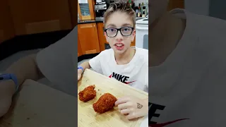 Snoop Dogg VS 8 Year Old Fried Chicken 🍗