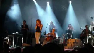 Vanessa Paradis - IL Y A -  Solidays 2010 (26/06/2010)