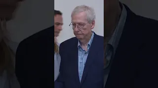 Mitch McConnell freezes, struggles to speak again in press appearance #shorts