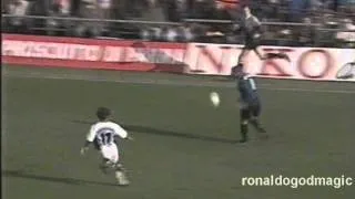 97/98 Away Ronaldo vs Parma