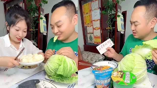 Prank Husband:I deliberately used cabbage to confuse husband, but I didn’t expect it to be so funny!