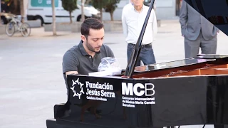 Debussy - Arabesque No. 1 - Pianos por la calle Madrid 2017