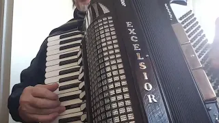 Renato Carosone- Chella La - Fisarmonica accordion - akkordeon cover by Biagio Farina . Montreal