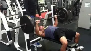 Niko Wright 225 bench press 25 times