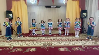 Ансамбль «Мишка с куклой танцуют польку», руководитель Миронова Е.Г.