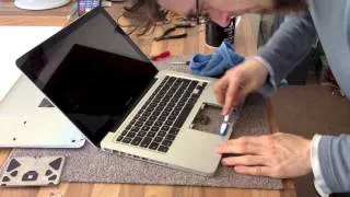 Let's Fix Computers Ep.14 - Trackpad Cleaning