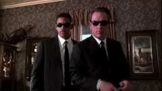 MEN IN BLACK 1 - BEATRICE CLIP