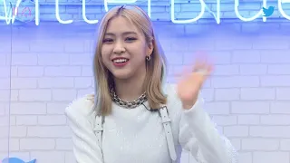 #TwitterBlueroom LIVE with #ITZY cb | Twitter