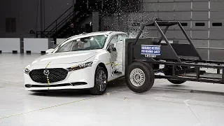 2019 Mazda 3 sedan side IIHS crash test