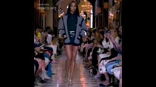 Naomi Campbell Cat walk