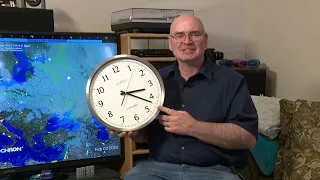 Is an UltrAtomic Clock Better than an Atomic Clock? The LaCrosse Technology 404-1235UA-SS