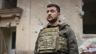 Charkiw: Selenskyj besucht Soldaten an der Front