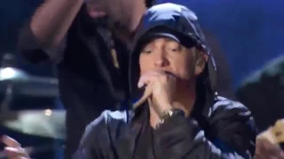 EMINEM - NOT AFRAID. EN VIVO.