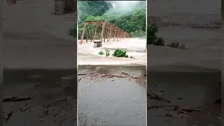 Queda da ponte de ferro sobre o Rio das Antas / liga Farroupilha à Nova Roma do sul #chuvas