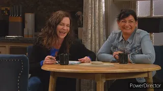 Emmerdale Blooper - Lucy Pargeter, Natalie J Robb, Sally Dexter and Joshua Richards