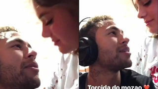 Bruna Marquezine torcendo por Neymar no jogo