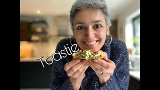 CHEESY CHUTNEY AND ONION TOASTIE | Delicious sandwich packed with flavour | Food with Chetna
