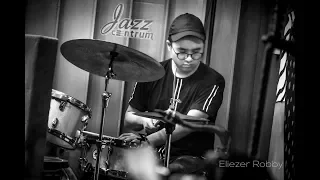 Drum & Bass - Indro Hardjodikoro Trio feat Sruti Respati at Jazz Centrum