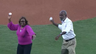 WS2017 Gm1: Jackie Robinson family throws out first pitch before Game 1