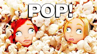 🍿 ¡Rapunzel y la Sirenita bebés HACEN 1.000.000 de PALOMITAS! | Princesas de Disney!