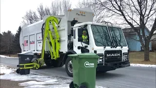 Mack LR Pac-Tech Garbage Truck