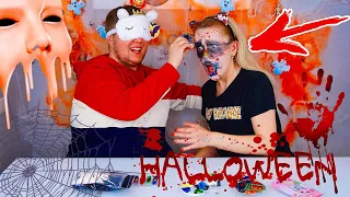 Челлендж МАКИЯЖ НА ХЭЛЛОУИН ЗАКРЫТЫМИ ГЛАЗАМИ 2  🧟 ГРИМ / Halloween Makeup Challenge Blindfolded