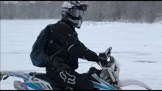 Перший виїзд на мотоциклі в перший сніг 2022.