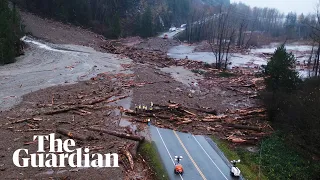 Floods and landslides in British Columbia leave 18,000 people stranded