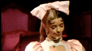 [HD] Melanie Martinez - High School Sweethearts (LIVE) K-12 Tour LONDON O2