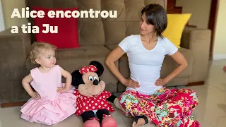 Alice encontrou a tia Ju e elas fizeram uma aula de música ao vivo