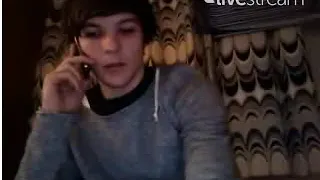 Louis talking to Harry on the phone