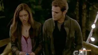 The Vampire Diaries-Elena&Stephan-Down