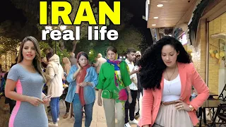 Real life inside IRAN 🇮🇷 Shiraz city NightLife Vlog 2024: Night Walk in center of the city