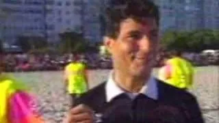 Árbitro Jorge Emiliano (Margarida) apitando na praia