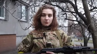 Garota ucraniana pronta para o combate