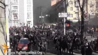 Разгон майдана  Евромайдан 2014 беркут штурм 19 02 2014