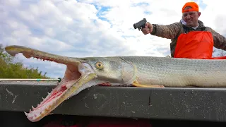 It Took 3 Shots to get this Fish in the boat! {Catch Clean Cook} Alligator Gar Taste Test