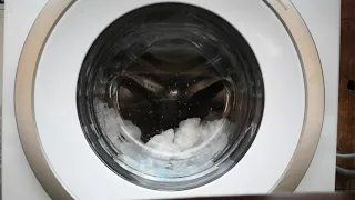 Experiment : snow in washing machine (unbalanced and snowlock included) 🤪