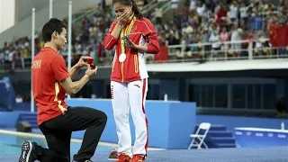 Chinese Divers Get Engaged On Medals Podium At Rio Olympics