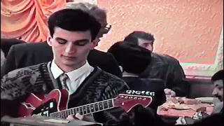 Mikayıl Rəcəbov gitara( 1993 cü il)